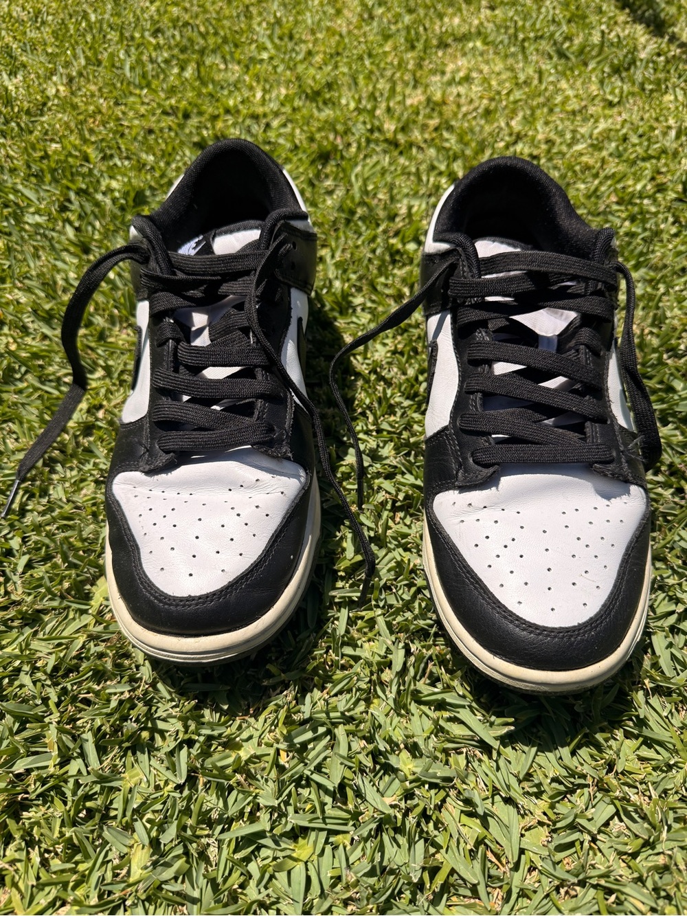 Nike Men's Black and White Athletic Shoes
